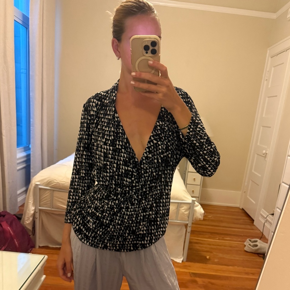 Black and White Women's Top Chaus size large